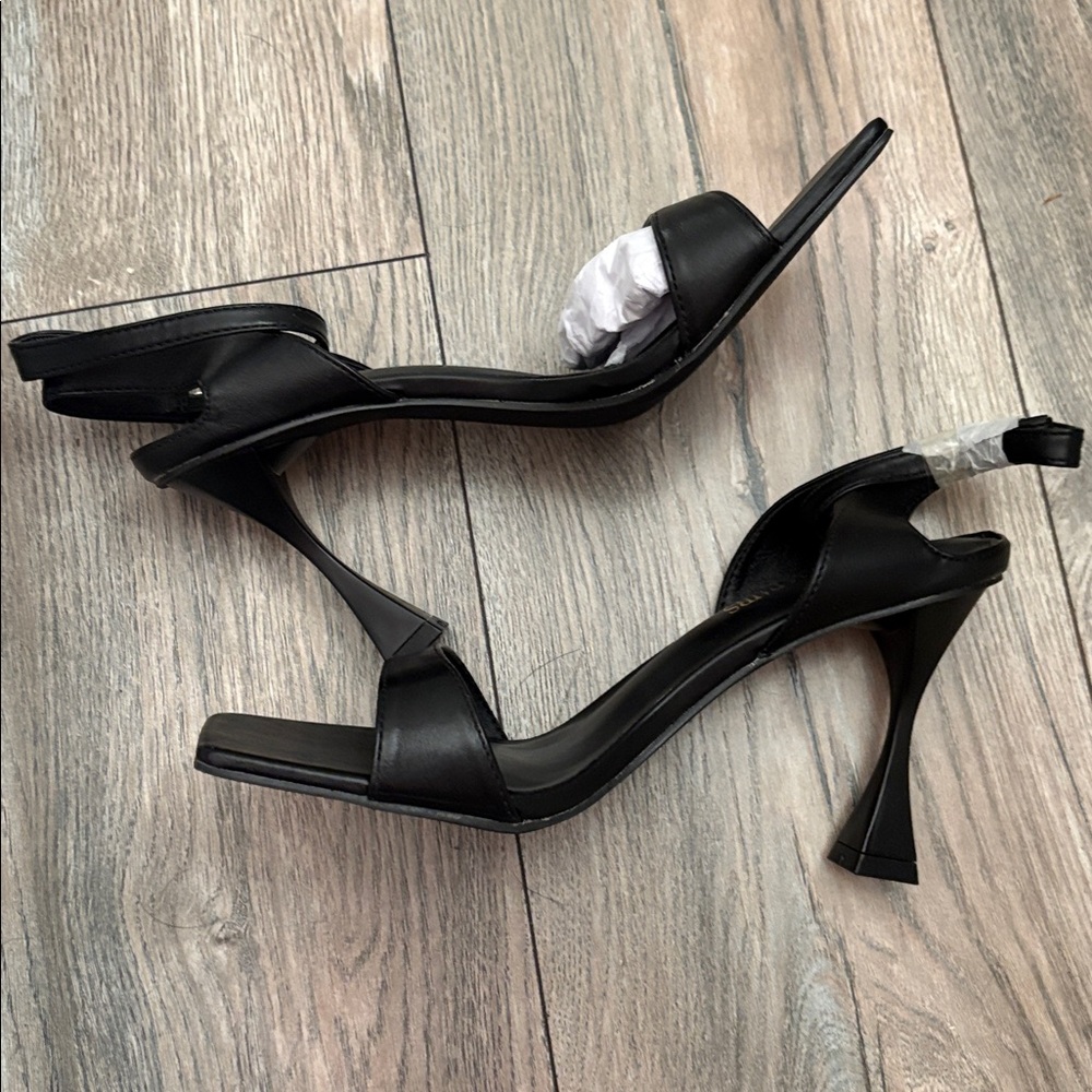 Dream Pairs Black Strappy Heels - Picture 3 of 4